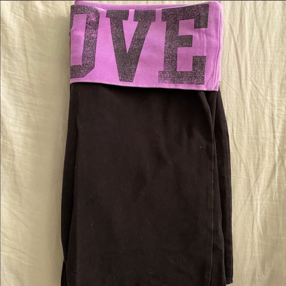 Victoria’s Secret Pink- Capri leggings